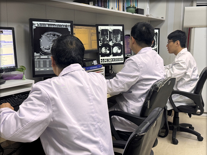 劳动最光荣 —— “放射科”的一天